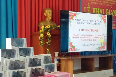 Vận động quyên góp tặng thiết bị học trực tuyến cho học sinh