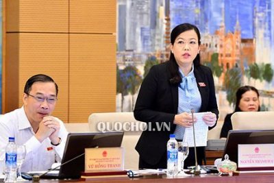 Chủ tịch Quốc hội Nguyễn Thị Kim Ngân: “Tôi rất thương học sinh hiện nay học quá khổ!”